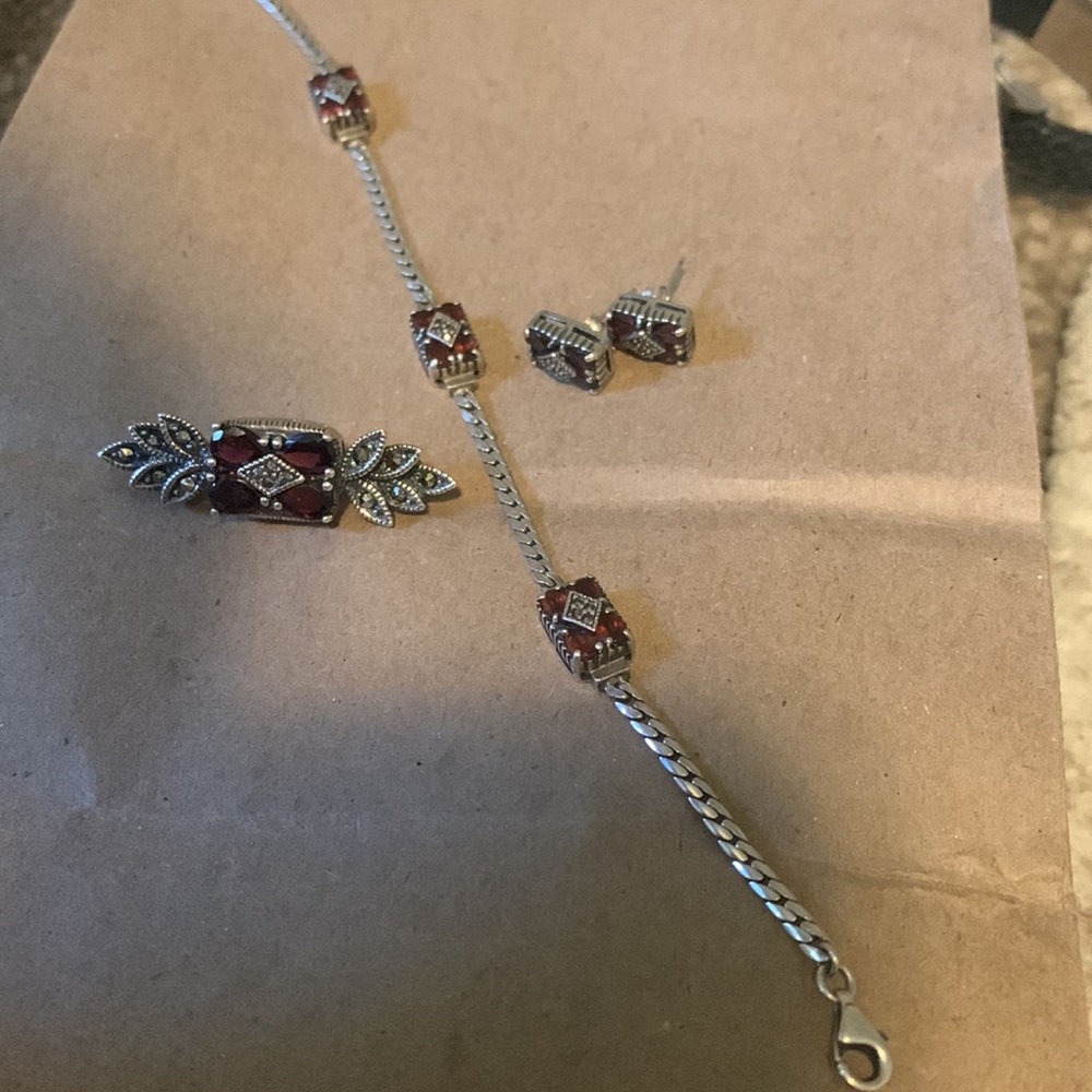Garnet & Marcasite SET Bracelet/earrings/Brooch in silver - Picture 2 of 15